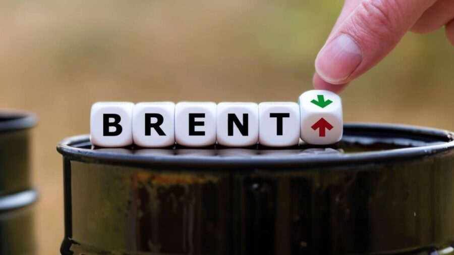 Benzina și motorina, în pericol! Brentul sare peste 100 de dolari barilul