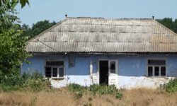 Dezmăț la Strășeni! Impozite de până la 300% pentru case „neîngrijite”. Localnicii cer anularea deciziei