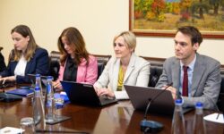 FMI a venit, dar fără bani! Guvernul negociază reforma fiscală