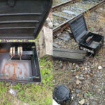 CFM, atacată de vandali și hoții de fier vechi: Au umblat la macaze și au încercat să fure piese din locomotive