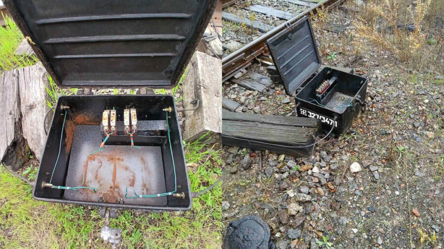 CFM, atacată de vandali și hoții de fier vechi: Au umblat la macaze și au încercat să fure piese din locomotive