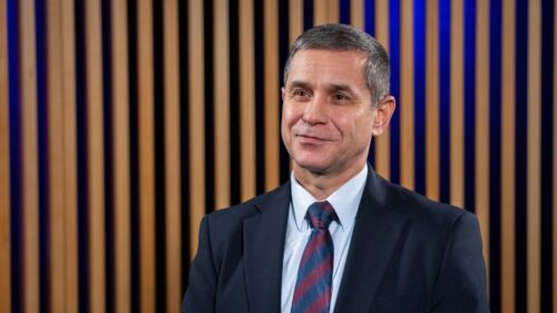 Ce avere are ministrul Apărării, Anatolie Nosatîi, pe care opoziția vrea să-l demită