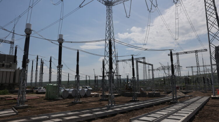 Întârzieri la linia independenței energetice: Compania responsabilă riscă penalități de 10%