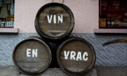 Moldova îmbată planeta! Exporturile de vin în vrac s-au majorat de trei ori