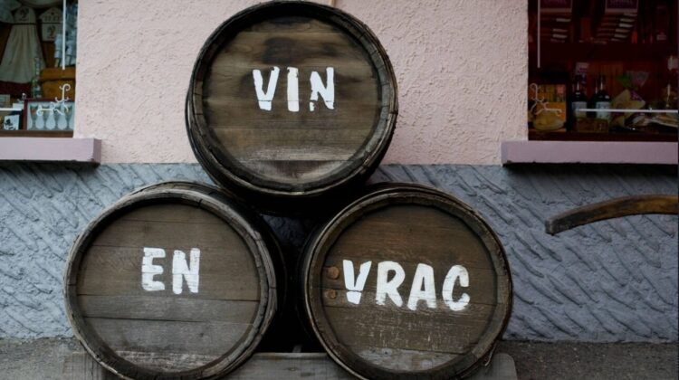 Moldova îmbată planeta! Exporturile de vin în vrac s-au majorat de trei ori