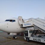 Până la 300.000 de dolari pe an! Cât câștigă cei care stau la manșa avioanelor