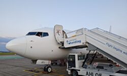Până la 300.000 de dolari pe an! Cât câștigă cei care stau la manșa avioanelor