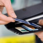 Comisioanele bancare, puse la zid: moldovenii vor putea compara taxele online și schimba mai ușor banca
