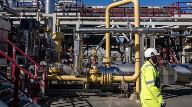 Ultimatum energetic pentru Bruxelles: Forați în Arctica sau depindeți de SUA și Qatar
