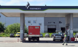Criza carburanților se adâncește în Rusia: o mare rețea PECO limitează vânzarea benzinei și motorinei