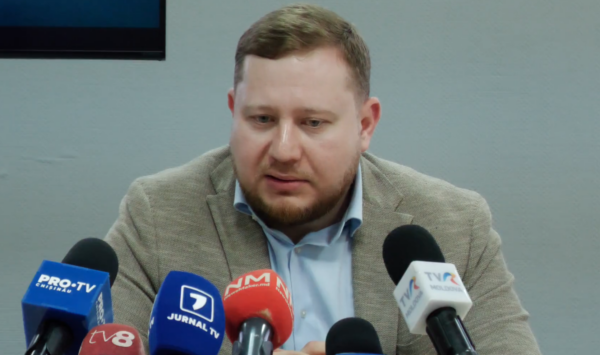 Directorul care cere scumpirea gazului cu 45% ridică aproape 100 mii de lei pe lună și primește tichete pentru mâncare