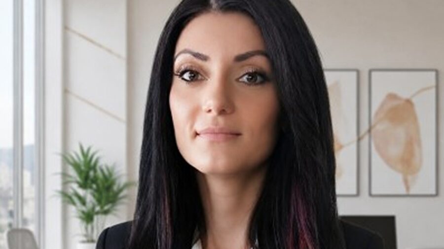 Peste 6 400 de lei pe zi la BNM! Șefa cabinetului guvernatorului și-a cumpărat și un BMW de jumătate de milion de lei