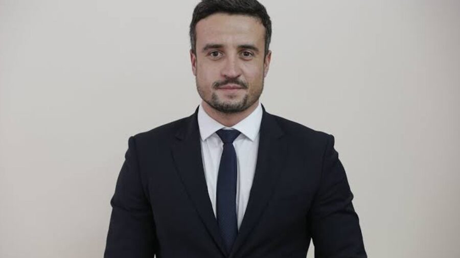 Venituri-surpriză pentru un secretar de stat! A încasat mai mulți bani din indemnizații și daruri decât din salariu
