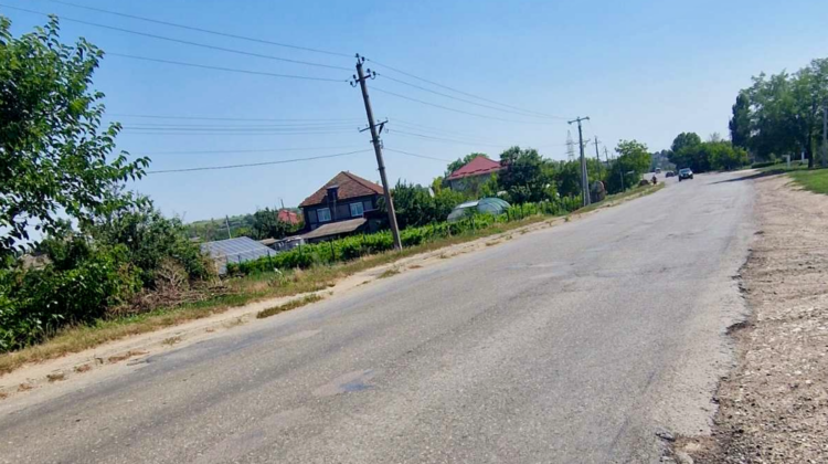 Peste 2,15 milioane de lei pentru un kilometru de drum. AND a scos la licitație reparația unui tronson din Căușeni