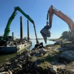 România scufundă patru barje în Dunăre pentru a salva Centrala de la Cernavodă