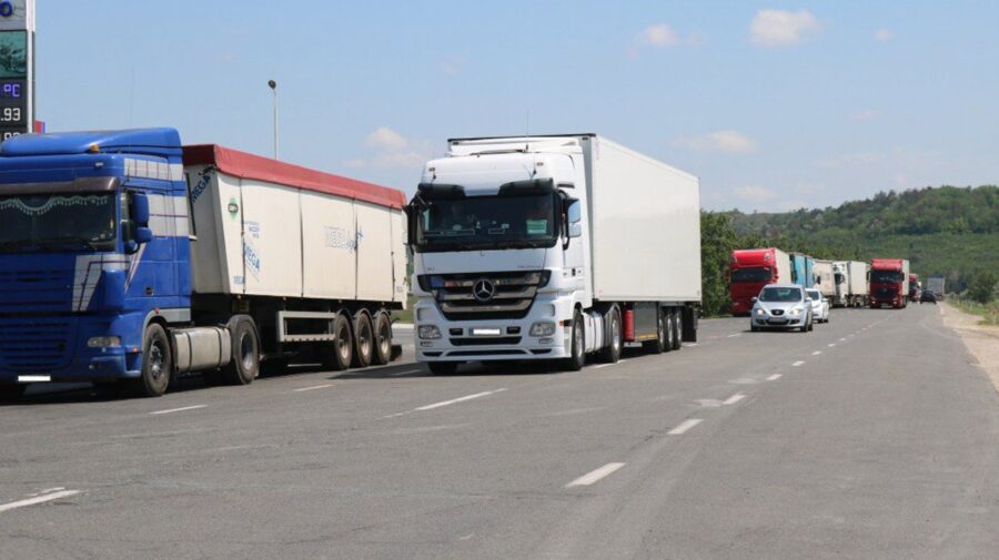 Canicula impune restricții de circulație pentru camioanele de peste 12 tone în nordul țării