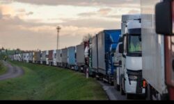 Moldova, în calea unui tsunami logistic! Mii de camioane din Ucraina caută rute alternative
