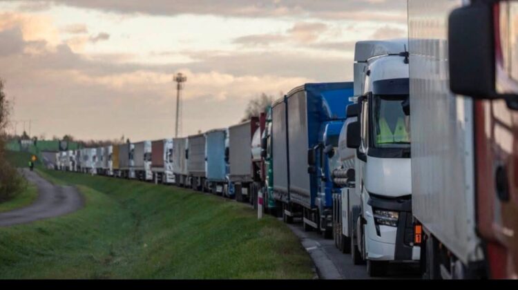 Moldova, în calea unui tsunami logistic! Mii de camioane din Ucraina caută rute alternative
