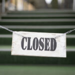 Opt întreprinderi de stat, închise pentru că nu mai fac nimic. APP propune lichidarea lor
