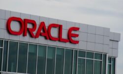 Un gigant IT pregătește un nou val de concedieri, în timp ce investește miliarde în AI