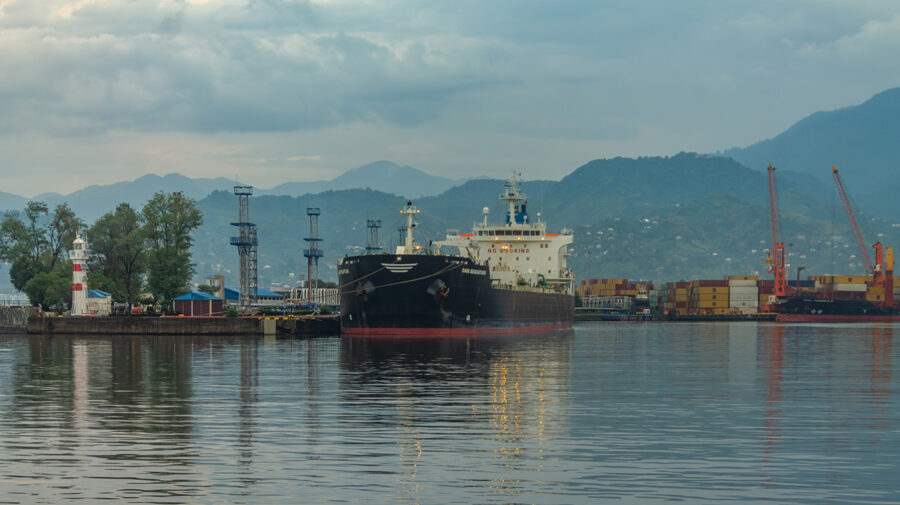 Kazahstanul ocolește Rusia! Își mută exporturile de petrol prin Georgia