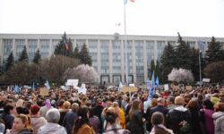 Revoltă în educație: profesorii ies la protest și cer salarii mai mari de la 1 septembrie