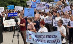 Profesorii nu ies la protest pe 1 septembrie. Sindicaliștii au decis să meargă la negocieri