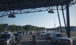 Exod de vară la frontieră! 100 de mii de moldoveni au traversat granița cu România în doar două zile