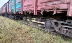 Sar trenurile de pe șine în Moldova! Cinci vagoane au deraiat la Cahul