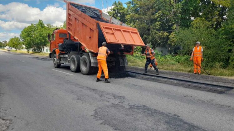Gropile de pe drumul din raionul Cimișlia ajung să coste circa 20 de milioane de lei: 10 kilometri, luați la reparat