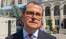 Breșe la vamă? Tofan admite că Moldova încă exportă țigări ilegale