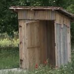 La sat, WC-ul cu apă în casă rămâne un lux! Mai puțin de jumătate dintre gospodării îl au