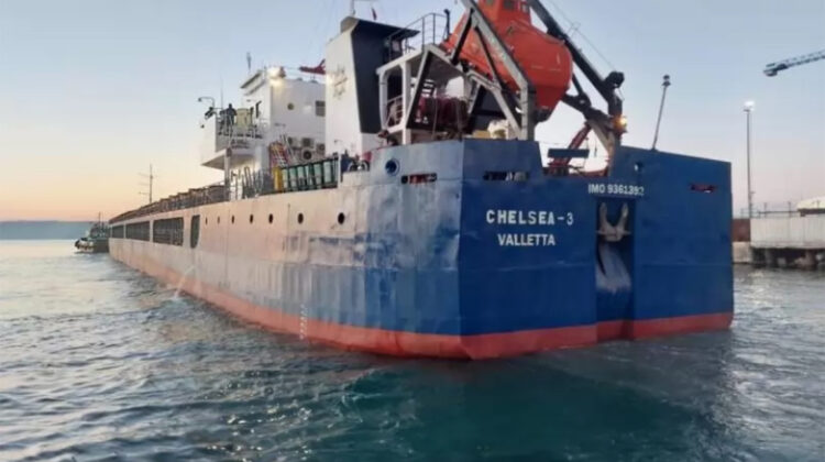 Trei drone au lovit o navă care venea spre Moldova: 15 marinari evacuați, mai mulți răniți