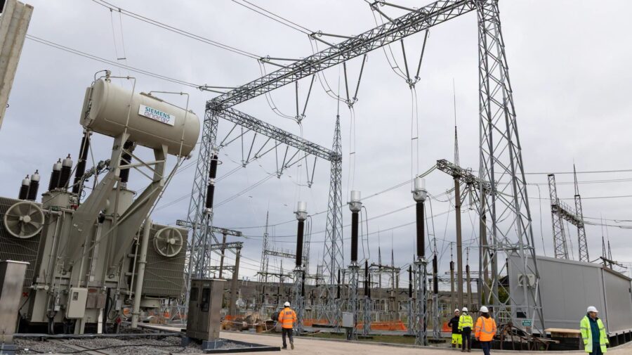 După probleme tehnice și termene ratate, Linia Independenței Energetice intră în etapa finală