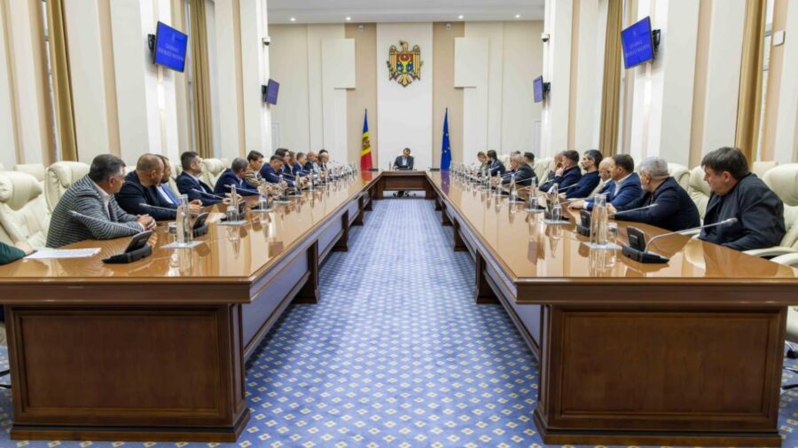 Chișinăul, cimitirul investițiilor imobiliare! Dezvoltatorii s-au plâns premierului Tofan