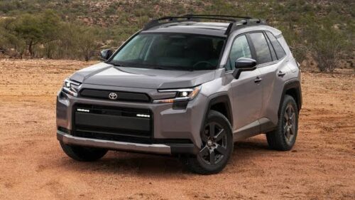 Risc de accident la Toyota RAV4: aproape 39 000 de mașini, rechemate în service
