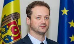 Cine vine la șefia AGE după scandalul datelor! SUV de 21 590 de euro, salariu de 213 mii și afacere privată