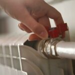 Peste 200 de clădiri din Chișinău au deja căldură, dar numai zece sunt blocuri de locuințe
