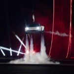Elon Musk a ridicat Tesla în aer: noul Roadster sare peste mașini și merge cu roțile în sus