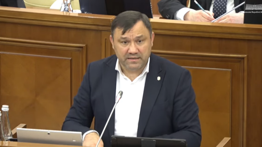 De la 50 de hectare la „păduchi” și la broasca cu păr: cum a răspuns Vasile Grădinaru în plen
