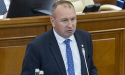 Nu amendament, atunci lege! Levinschi a găsit o altă cale pentru majorările salariale de la instituția soției