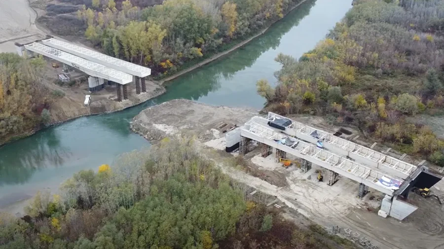 În loc să taie panglica, a ajuns la tribunal! Constructorul Podului de la Ungheni, cu datorii de 605 milioane de lei